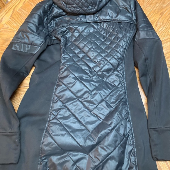 Athleta Puffer Coat Women's Small, Poly/Blend - Picture 4 of 6